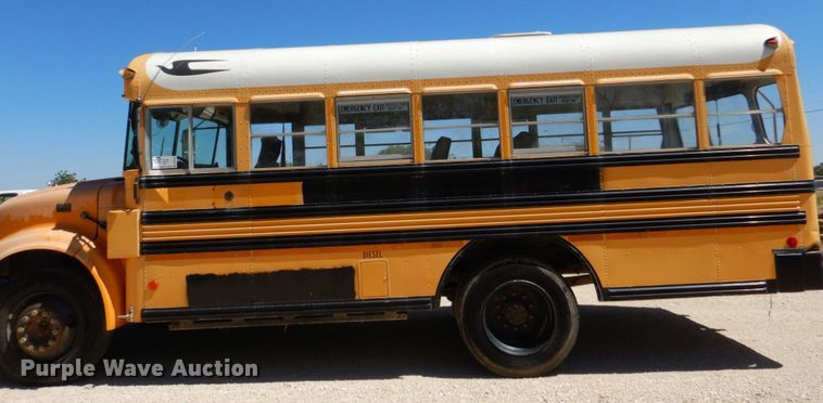 image for item DO1454 1999 International 3800  school bus