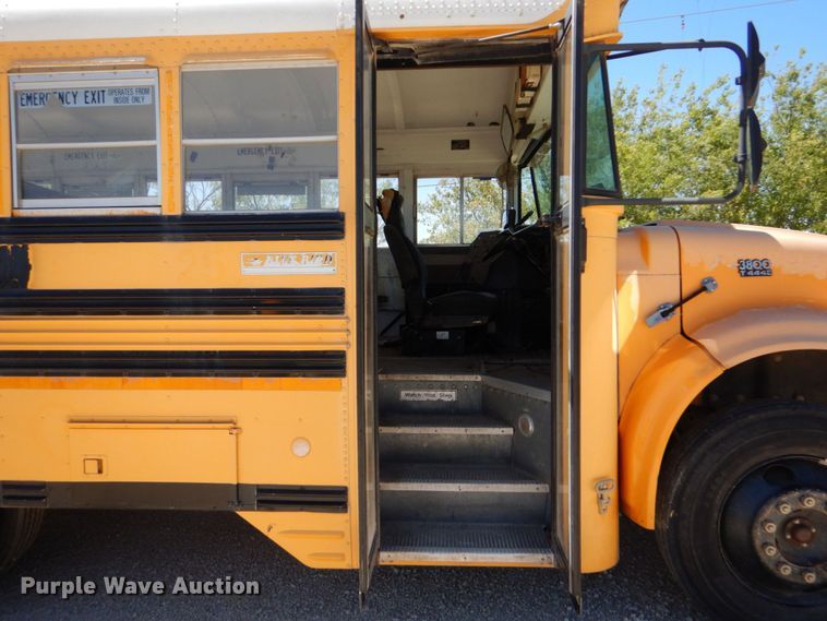 image for item DO1454 1999 International 3800  school bus