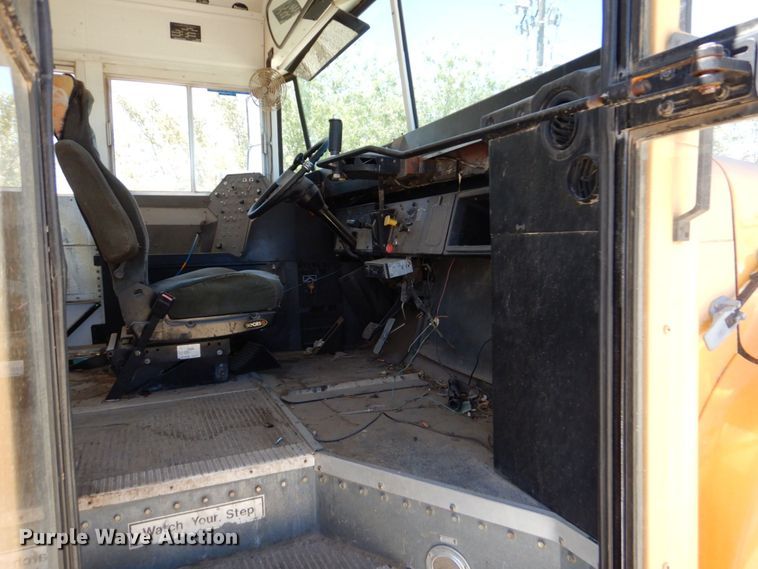 image for item DO1454 1999 International 3800  school bus