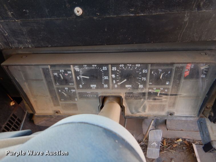 image for item DO1454 1999 International 3800  school bus