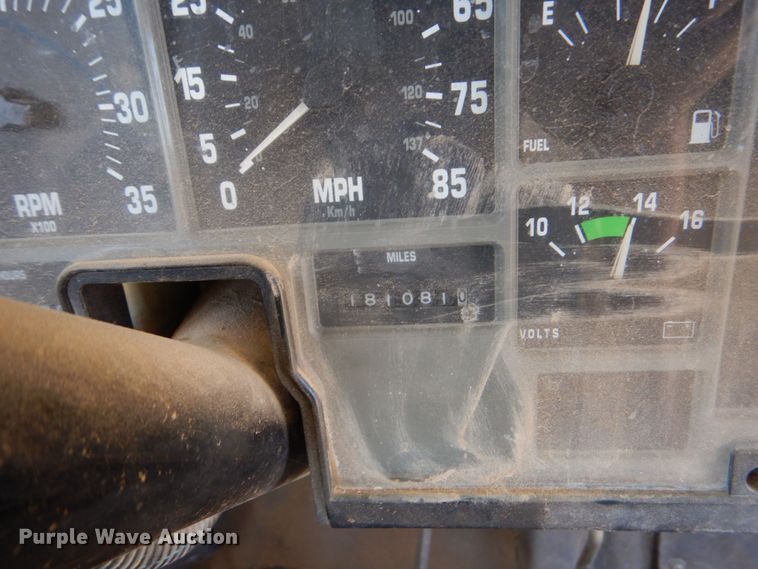 image for item DO1454 1999 International 3800  school bus