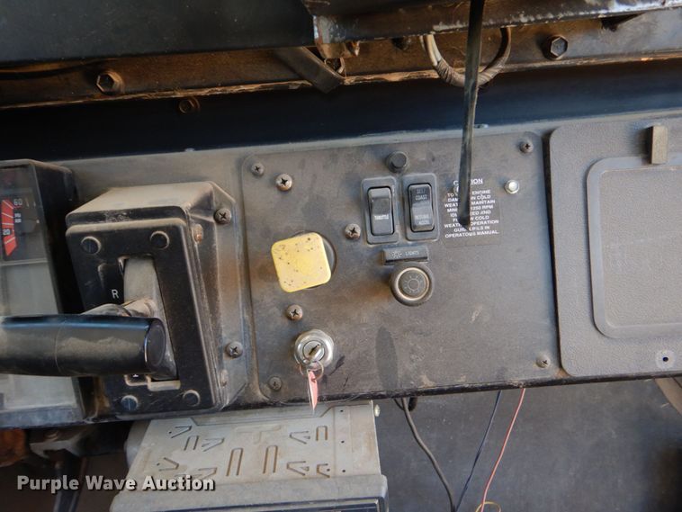 image for item DO1454 1999 International 3800  school bus