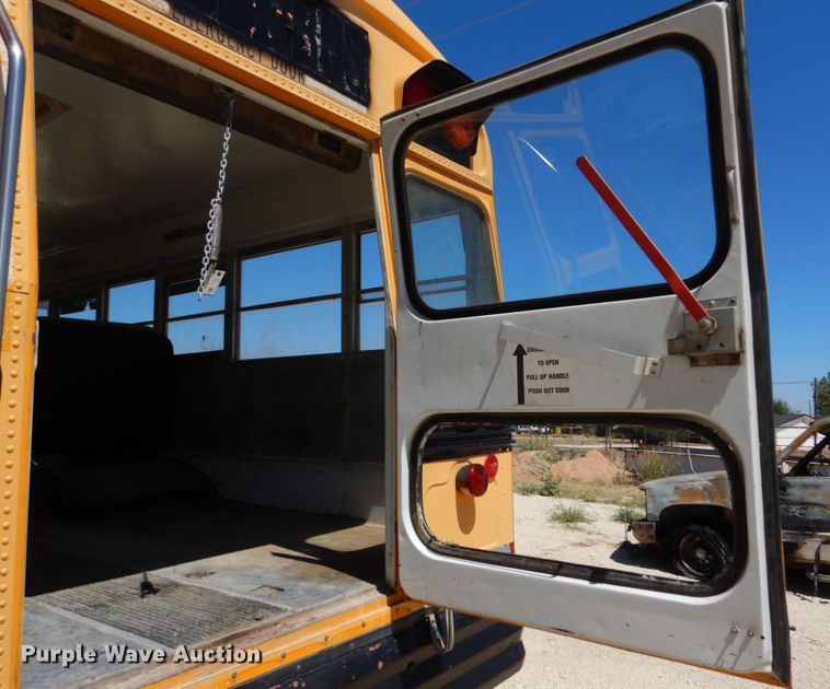 image for item DO1454 1999 International 3800  school bus