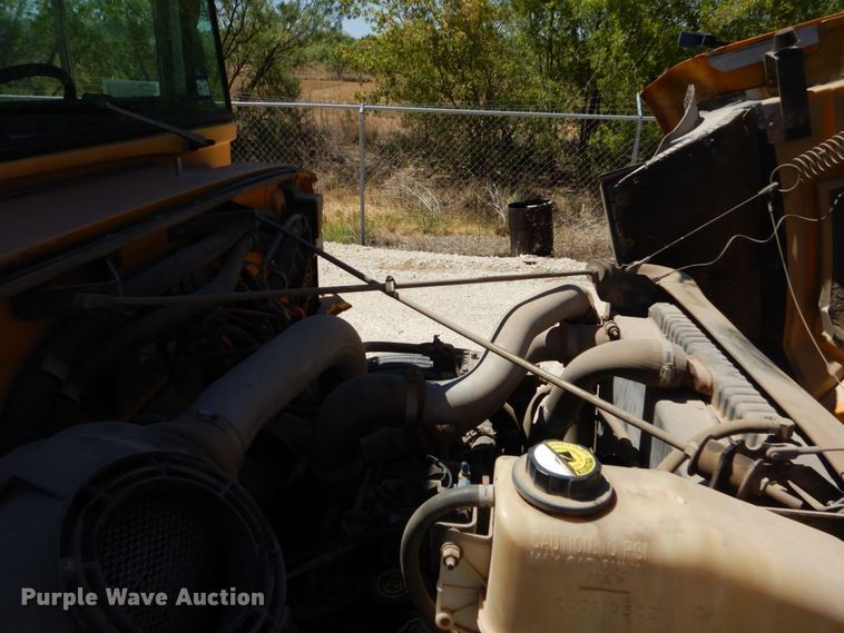 image for item DO1454 1999 International 3800  school bus