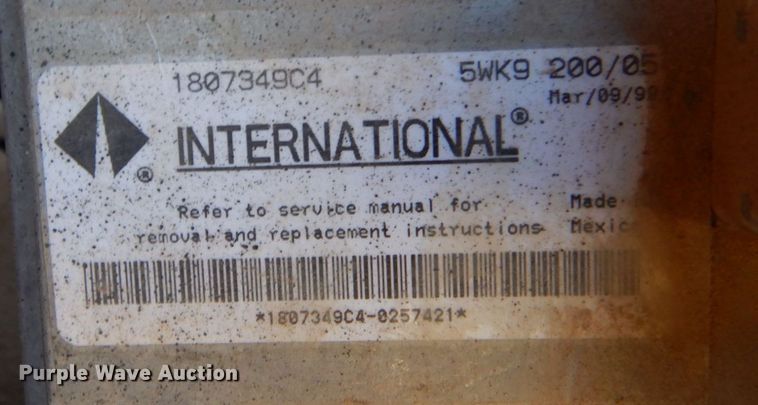 image for item DO1454 1999 International 3800  school bus