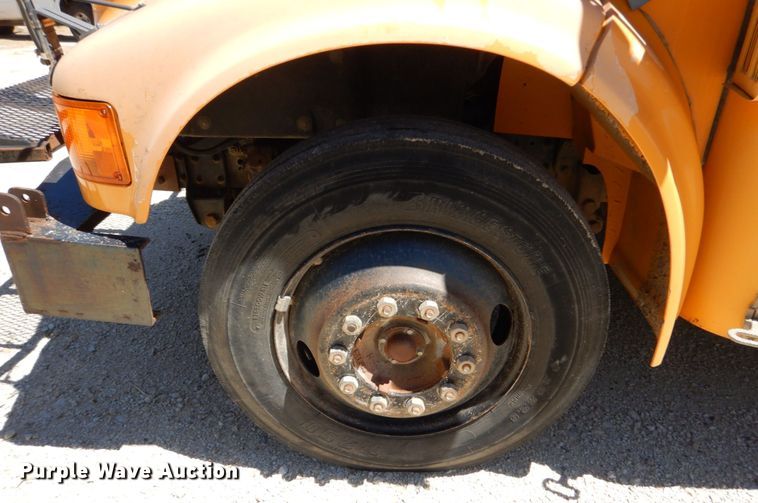 image for item DO1454 1999 International 3800  school bus