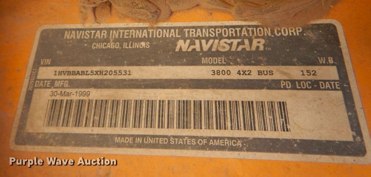 image for item DO1454 1999 International 3800  school bus