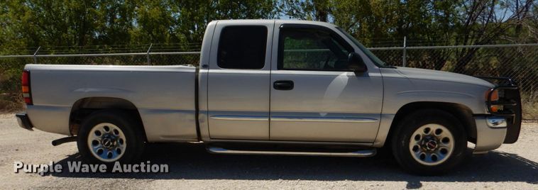 image for item DO1455 2007 GMC Sierra 1500  Ext. Cab pickup truck