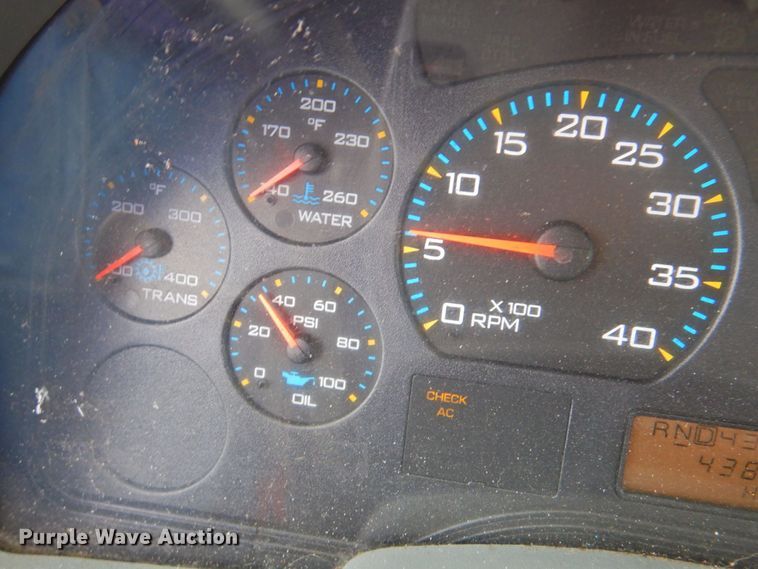 image for item DP4724 2006 International 7600  hook lift truck