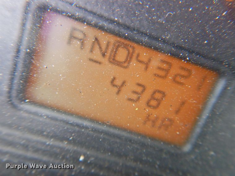 image for item DP4724 2006 International 7600  hook lift truck