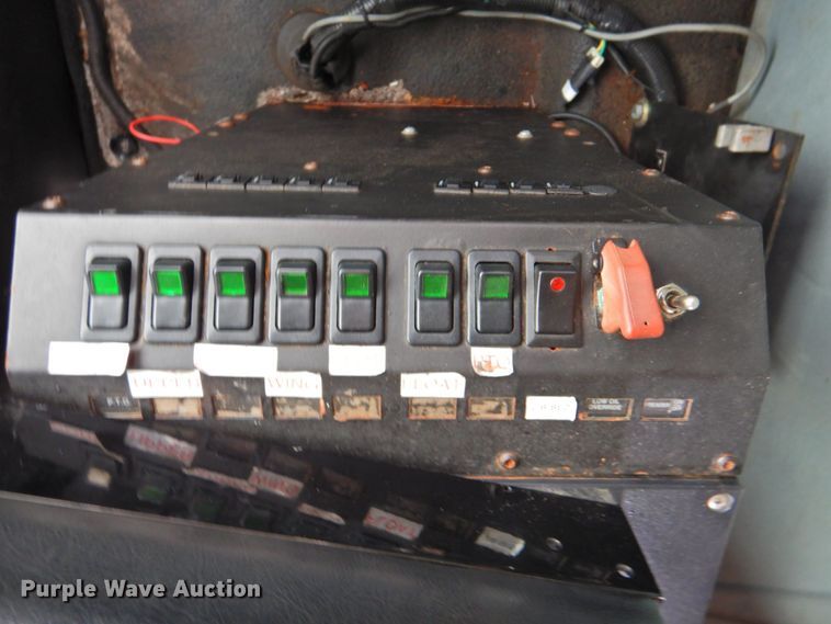 image for item DP4724 2006 International 7600  hook lift truck