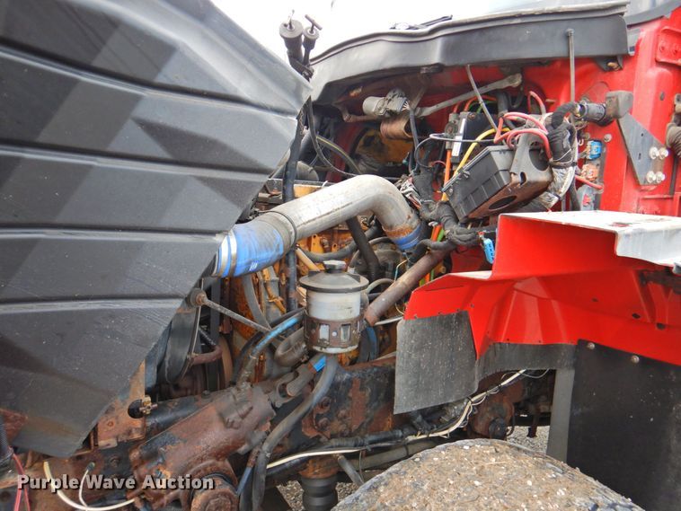 image for item DP4724 2006 International 7600  hook lift truck