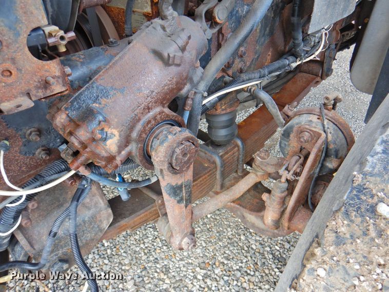 image for item DP4724 2006 International 7600  hook lift truck