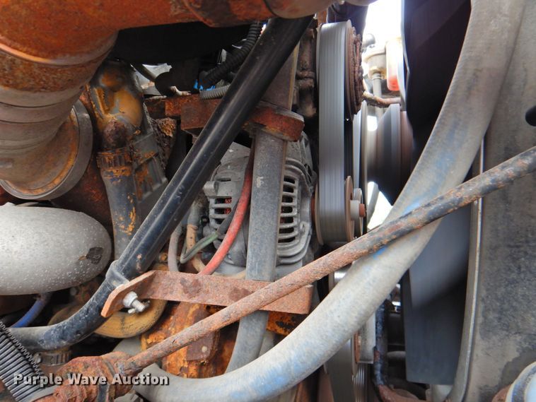 image for item DP4724 2006 International 7600  hook lift truck