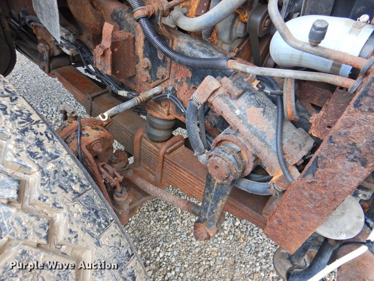 image for item DP4724 2006 International 7600  hook lift truck