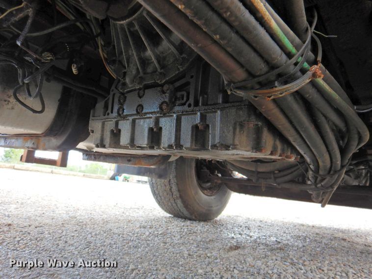 image for item DP4724 2006 International 7600  hook lift truck