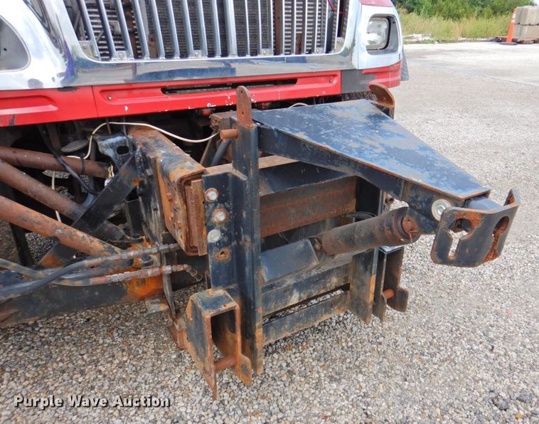 image for item DP4724 2006 International 7600  hook lift truck