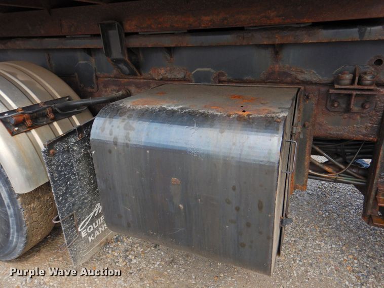 image for item DP4724 2006 International 7600  hook lift truck