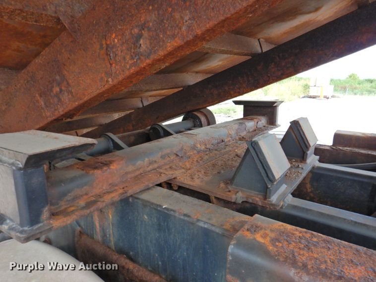 image for item DP4724 2006 International 7600  hook lift truck