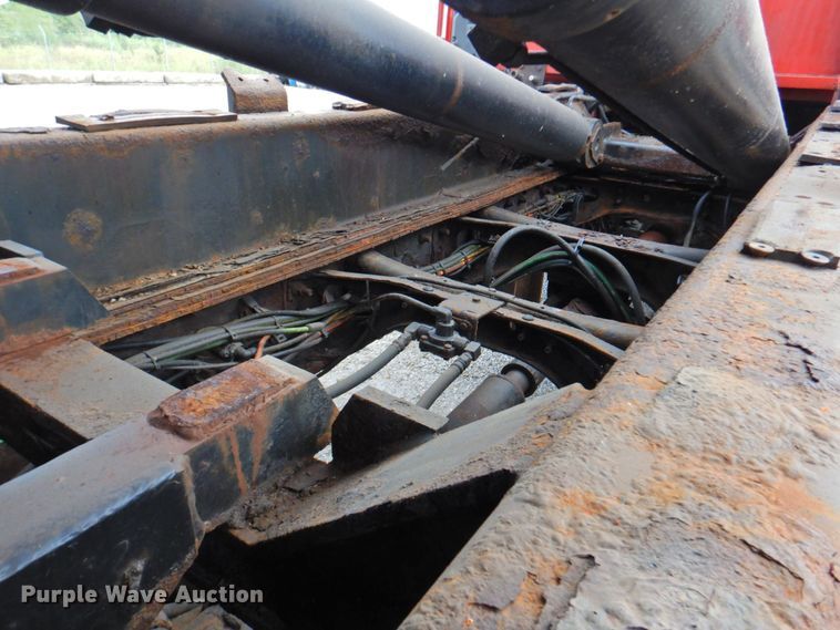 image for item DP4724 2006 International 7600  hook lift truck