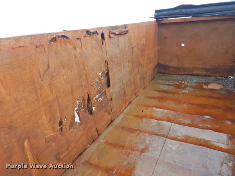 image for item DP4724 2006 International 7600  hook lift truck