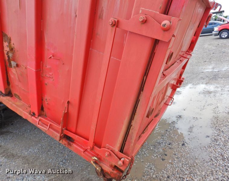 image for item DP4724 2006 International 7600  hook lift truck