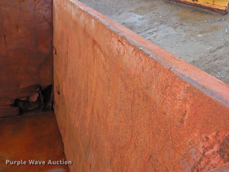 image for item DP4724 2006 International 7600  hook lift truck