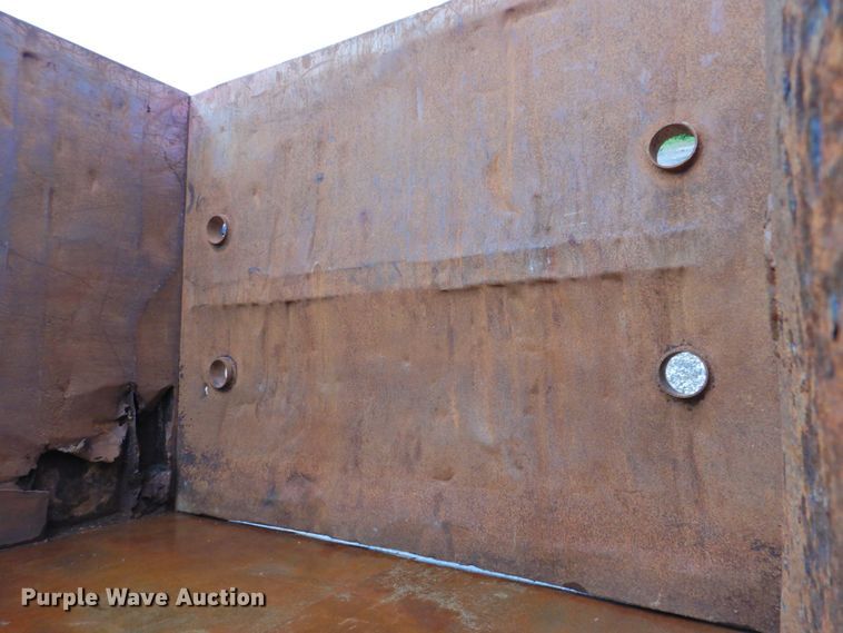 image for item DP4724 2006 International 7600  hook lift truck