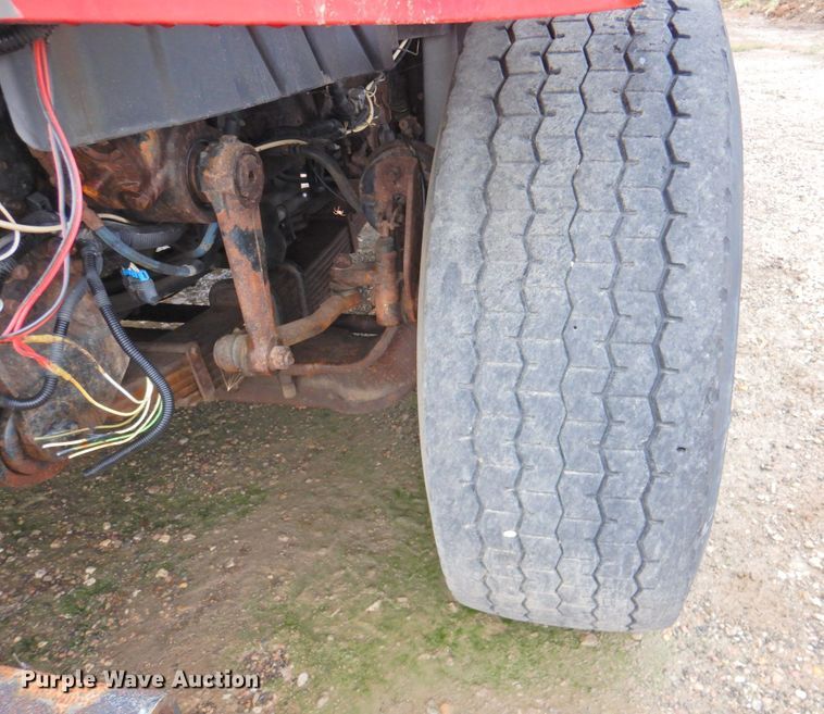 image for item DP4724 2006 International 7600  hook lift truck