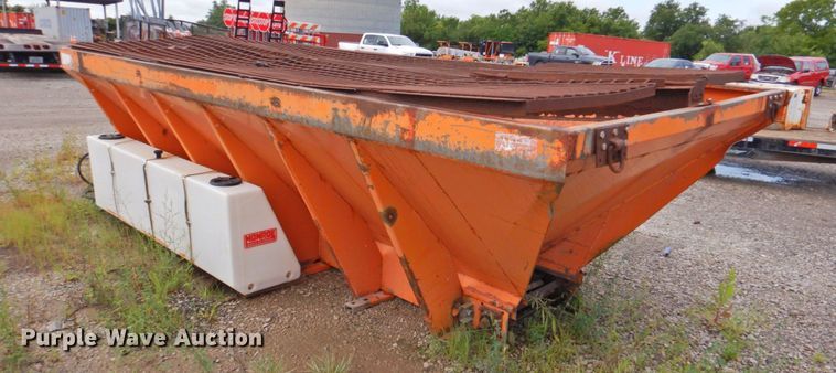 image for item DP4724 2006 International 7600  hook lift truck