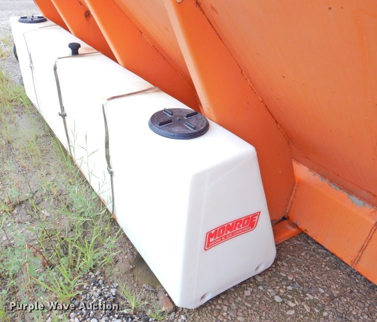 image for item DP4724 2006 International 7600  hook lift truck