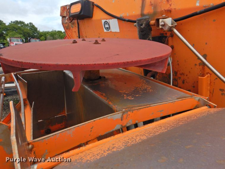 image for item DP4724 2006 International 7600  hook lift truck