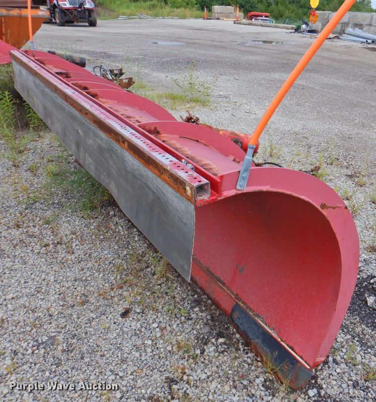 image for item DP4724 2006 International 7600  hook lift truck