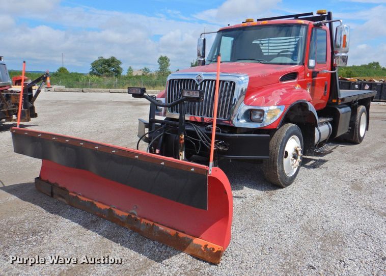 image for item DP4726 2005 International 7300  dump flatbed truck