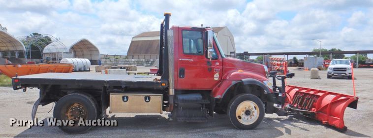 image for item DP4726 2005 International 7300  dump flatbed truck