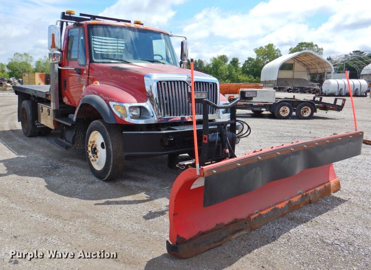 image for item DP4726 2005 International 7300  dump flatbed truck