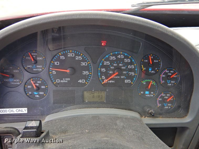 image for item DP4726 2005 International 7300  dump flatbed truck