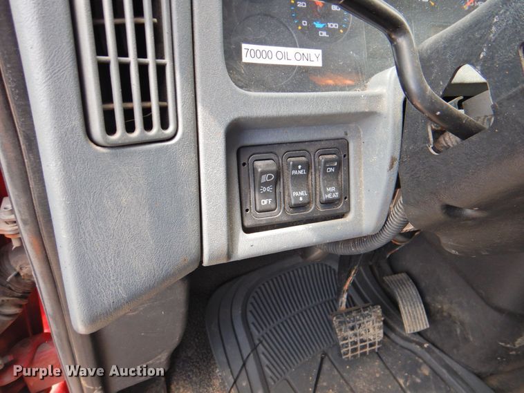 image for item DP4726 2005 International 7300  dump flatbed truck