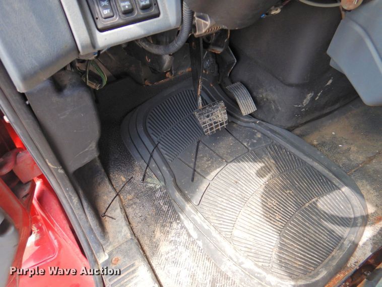 image for item DP4726 2005 International 7300  dump flatbed truck