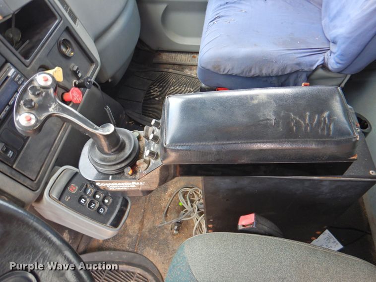 image for item DP4726 2005 International 7300  dump flatbed truck