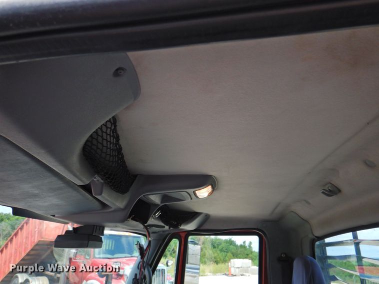 image for item DP4726 2005 International 7300  dump flatbed truck