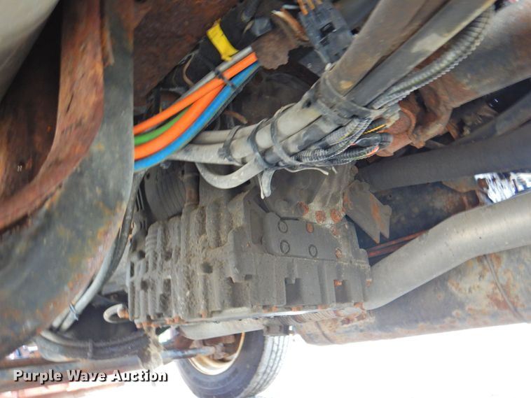 image for item DP4726 2005 International 7300  dump flatbed truck