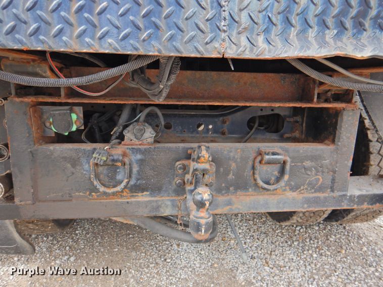 image for item DP4726 2005 International 7300  dump flatbed truck