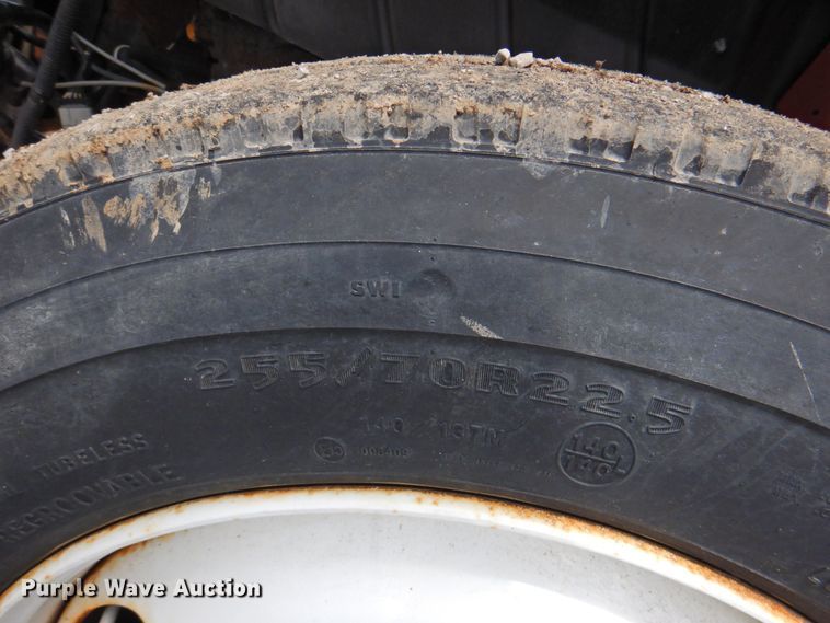 image for item DP4726 2005 International 7300  dump flatbed truck