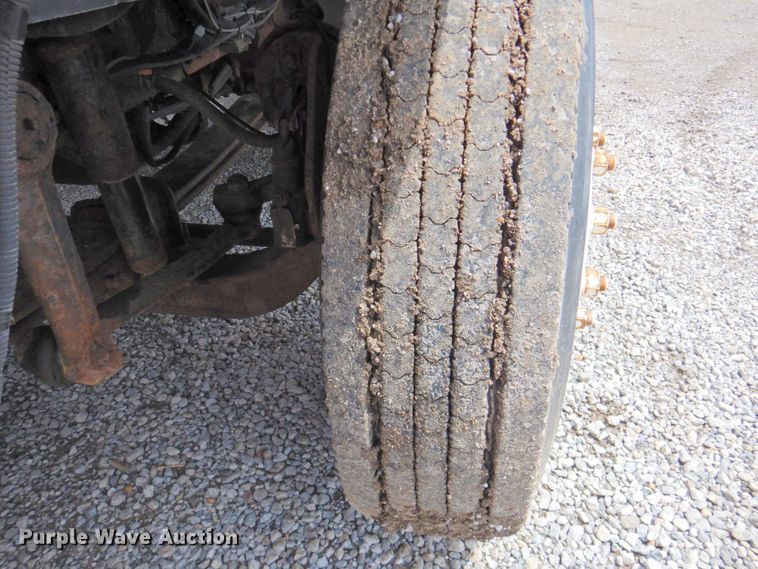 image for item DP4726 2005 International 7300  dump flatbed truck