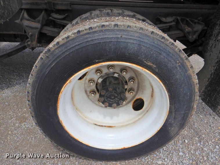 image for item DP4726 2005 International 7300  dump flatbed truck