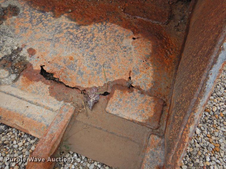 image for item DP4739 Bobcat  skid steer bucket