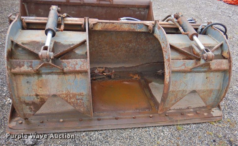 image for item DP4740 FFC  skid steer grapple bucket