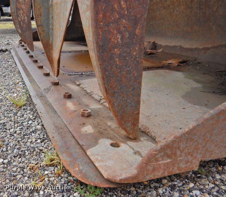 image for item DP4740 FFC  skid steer grapple bucket