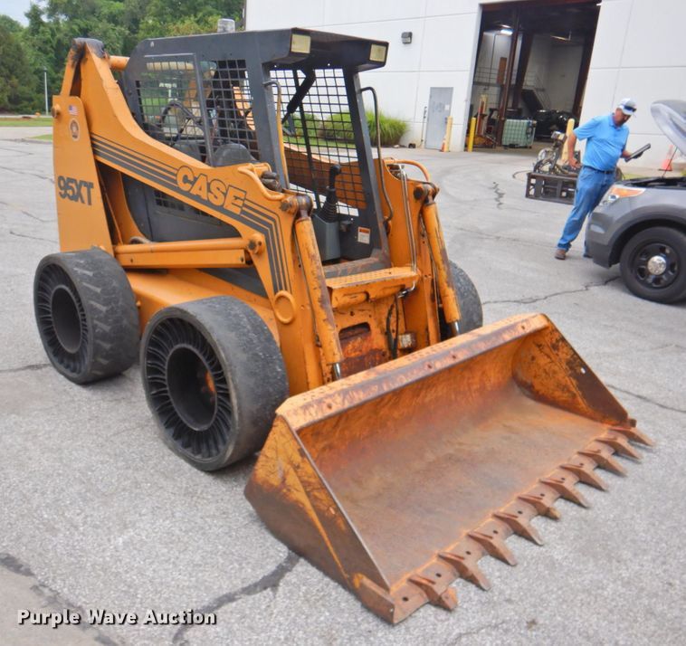 image for item DP4765 1999 Case 95XT  skid steer loader
